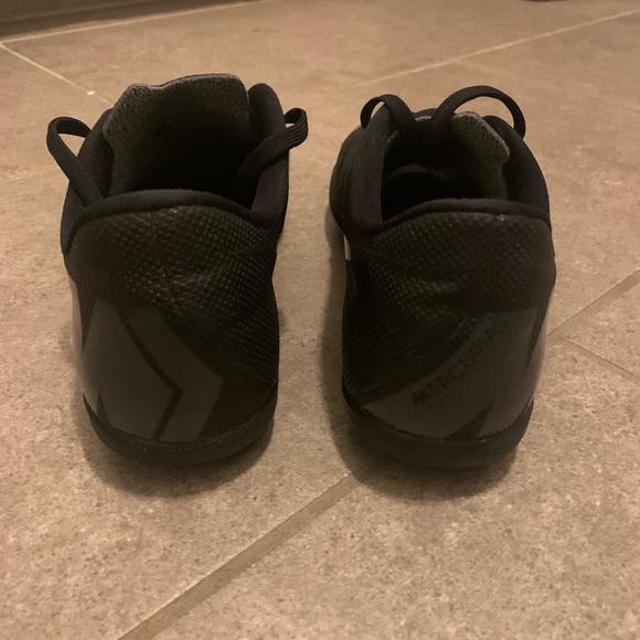 Nike Boys/Mens Black Turf Soccer Shoes - Picture 3 of 7